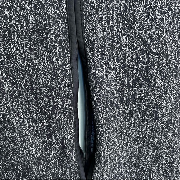 Lululemon Vinyasa Scarf (Rulu) - Picture 3 of 9